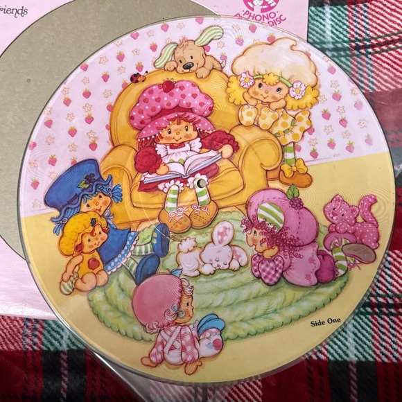 Limited edition Collectors Series Strawberry Shortcake picture Vinyl - Picture 3 of 4